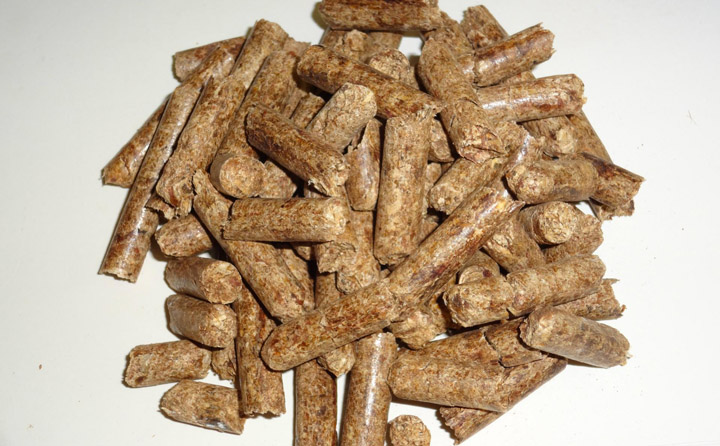 秸稈顆粒機(jī)壓制而成的顆粒 秸稈顆粒機(jī)壓制而成的顆粒