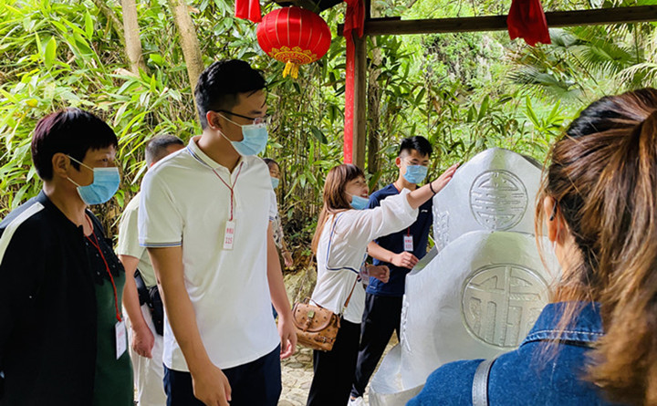 金格瑞顆粒機(jī)銷售精英.jpg 金格瑞顆粒機(jī)銷售精英.jpg