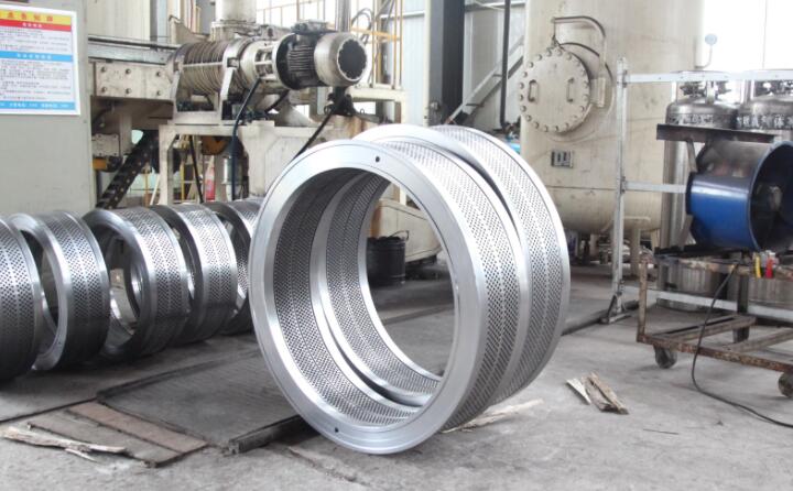 顆粒機(jī)環(huán)模用的都是優(yōu)質(zhì)不銹鋼.jpg 顆粒機(jī)環(huán)模用的都是優(yōu)質(zhì)不銹鋼.jpg